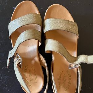 Women’s Size 7-Kork Ease Sandal